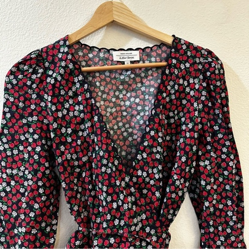 & Other Stories Red Strawberry Floral Printed Long Sleeve Wrap Blouse Size 0 - Picture 2 of 10